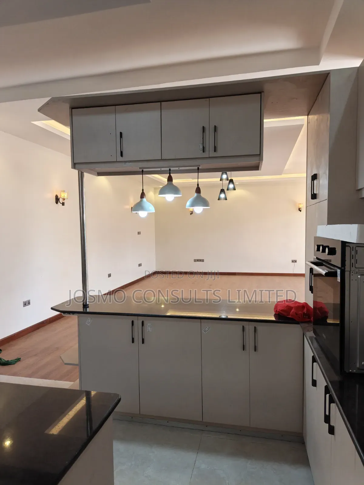 5bdrm Duplex in Kamakis for rent