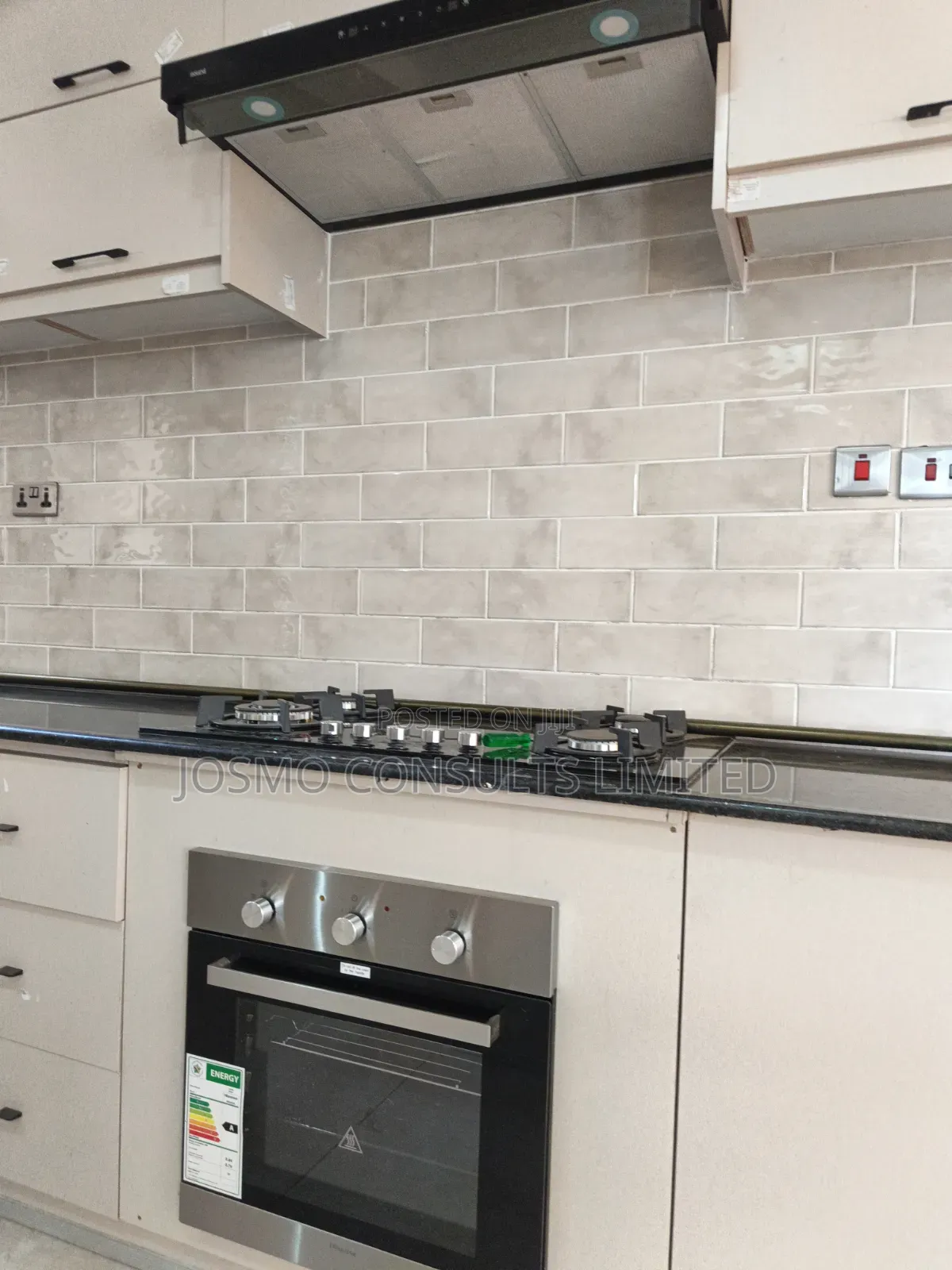 5bdrm Duplex in Kamakis for rent