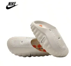 Nike Mind Mules