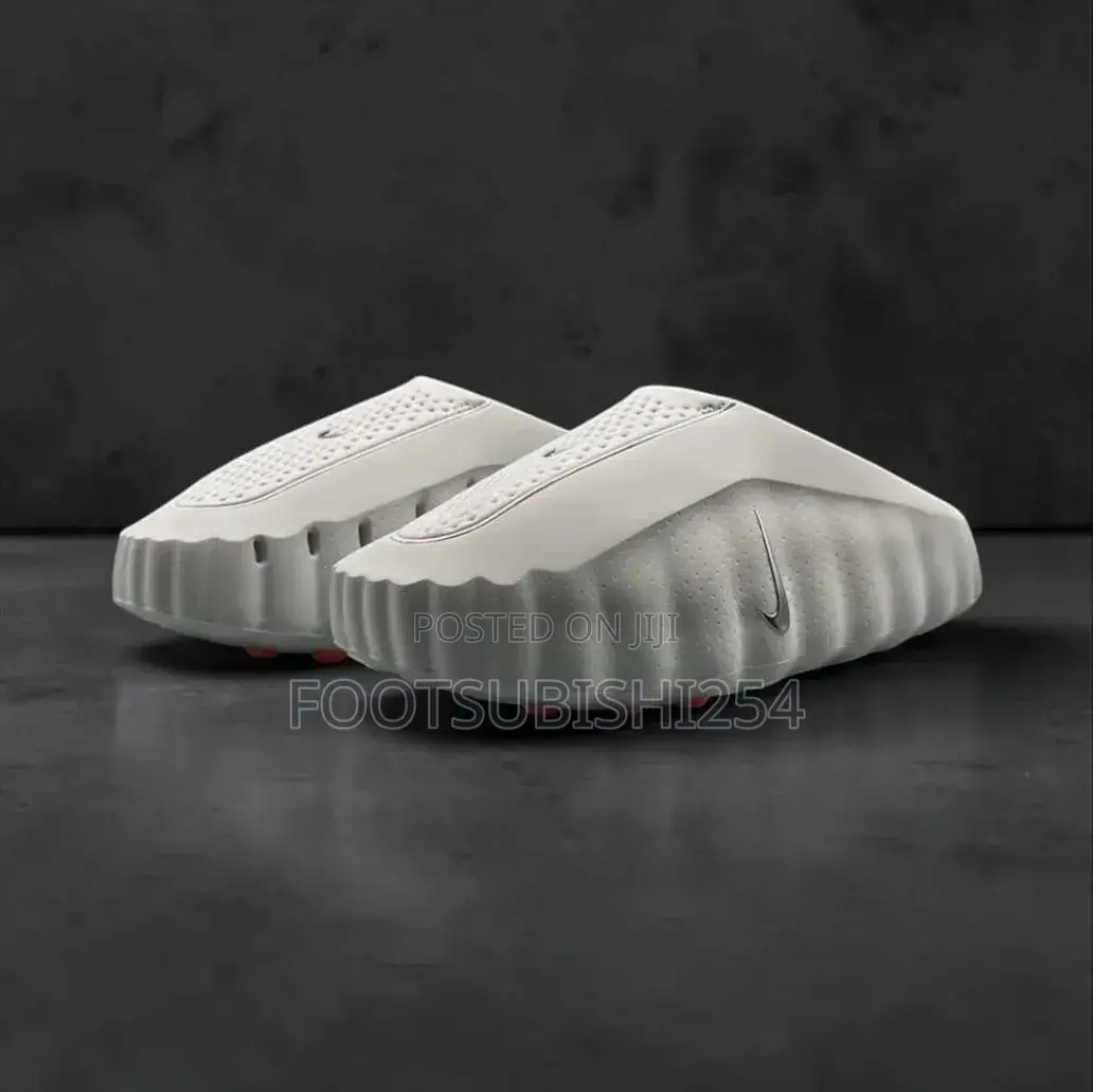 Nike Mind Mules