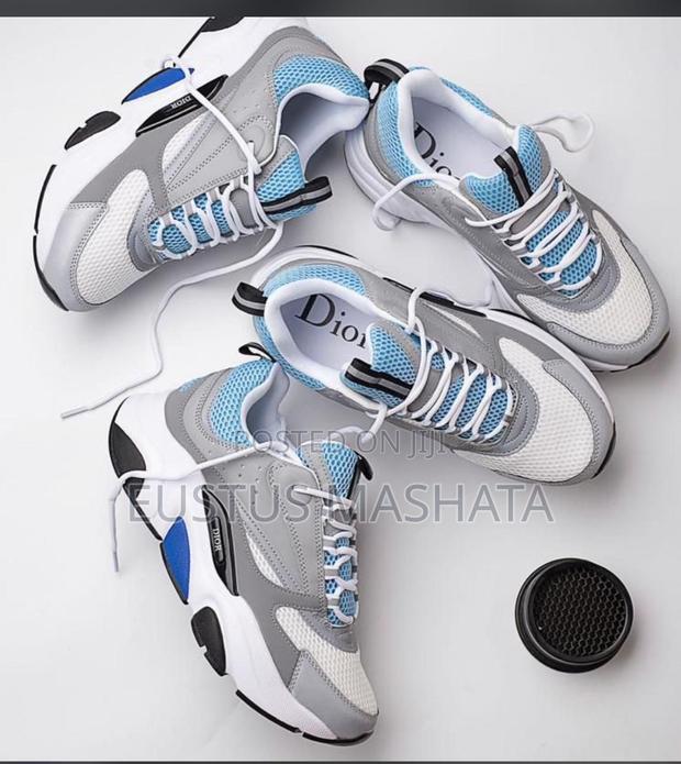Unique and Super Quality Sneekers - thumbnail 2