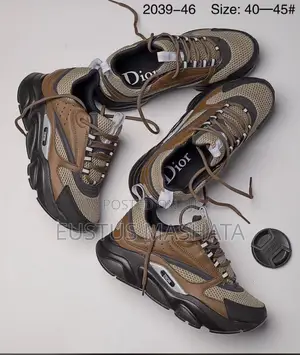 Unique and Super Quality Sneekers
