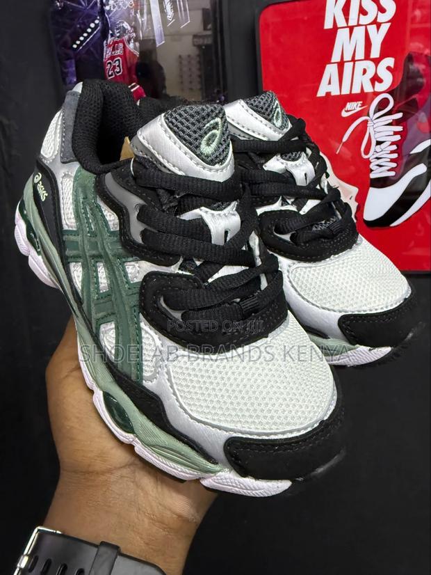 Kids Sneakers - thumbnail 11