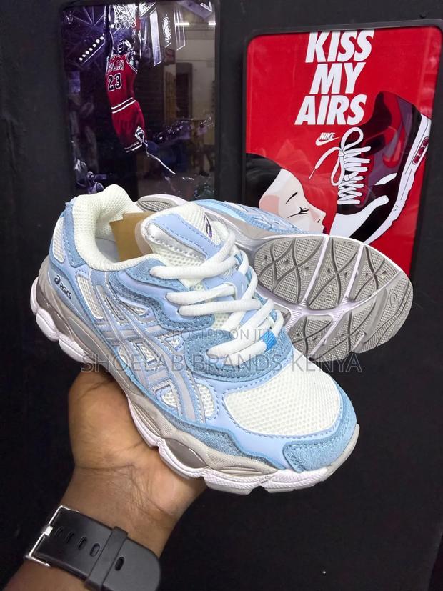 Kids Sneakers - thumbnail 12