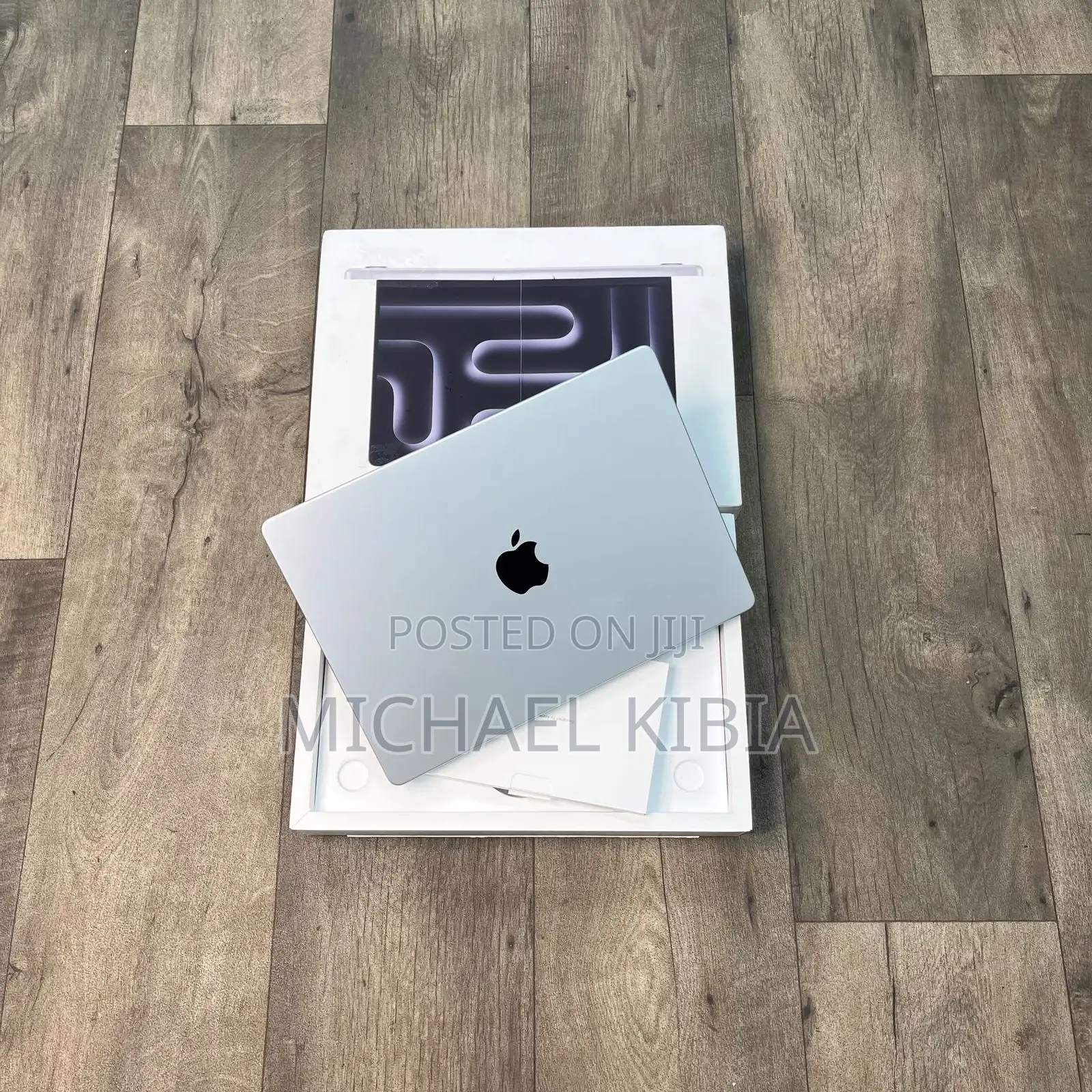 Laptop Apple MacBook Pro 2023 M3 Pro 18GB Apple M3 Pro SSD 512GB