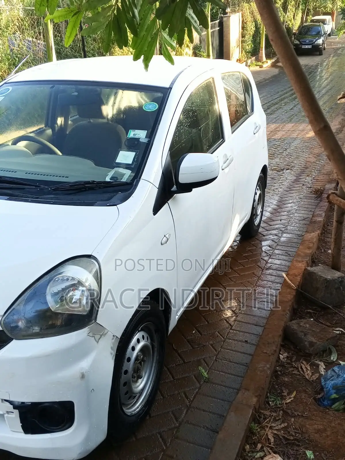Daihatsu Mira 2014 White
