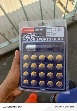 12*1.25mm Gold Lug Nuts and Lock Set