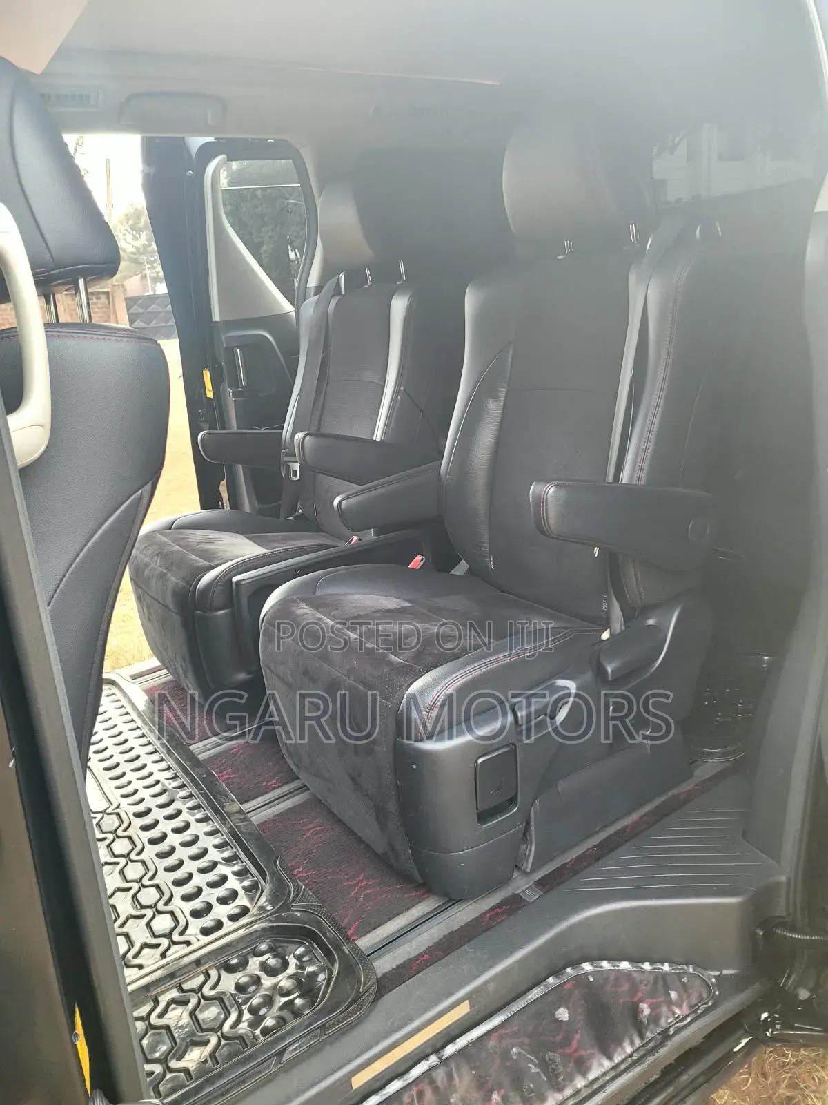 Toyota Vellfire 2014 Black
