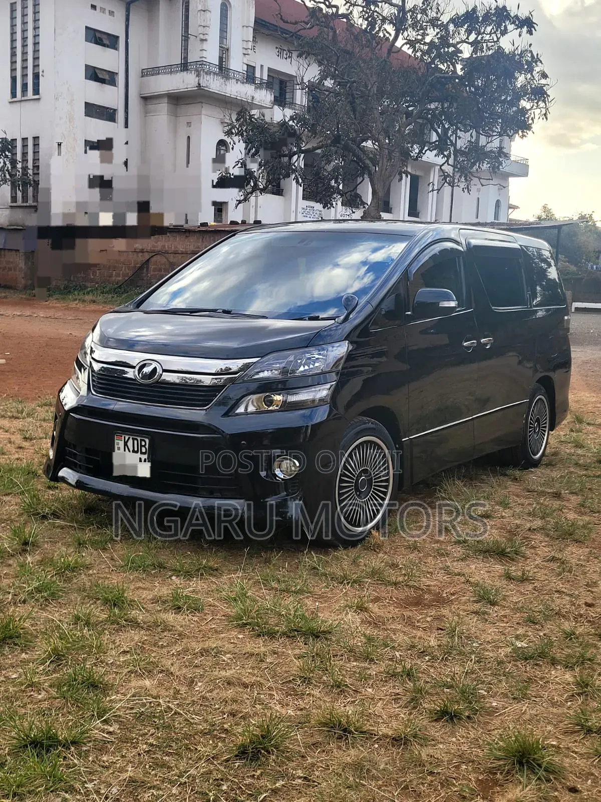 Toyota Vellfire 2014 Black