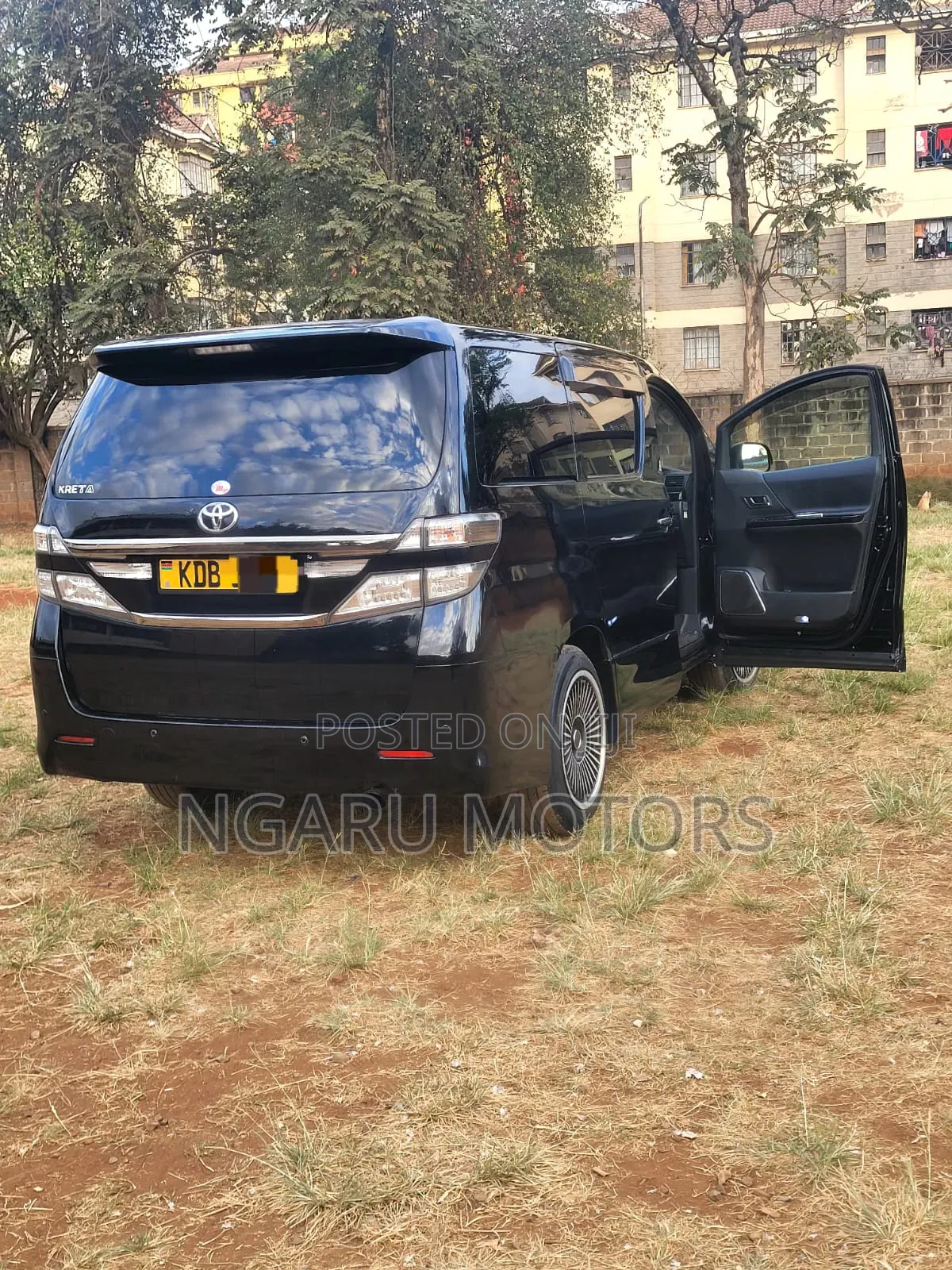 Toyota Vellfire 2014 Black