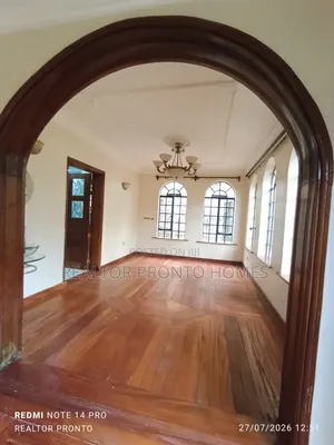 5bdrm Townhouse / Terrace in Kilimani, State House Area for rent