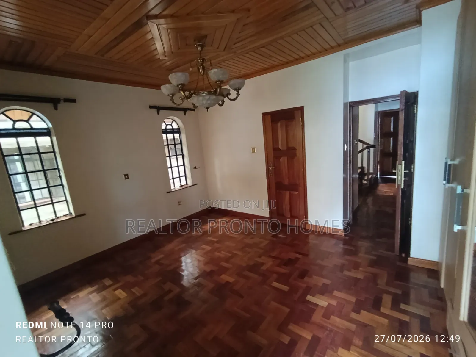 5bdrm Townhouse / Terrace in Kilimani, State House Area for rent