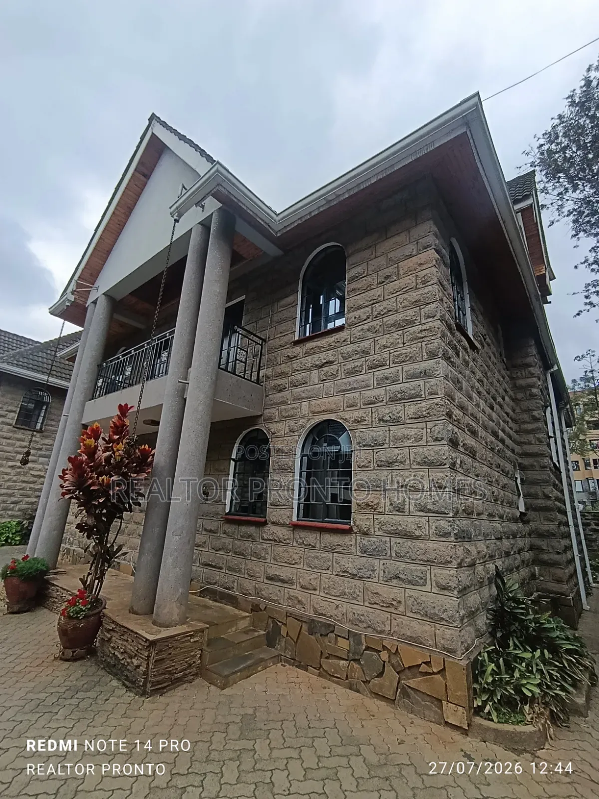 5bdrm Townhouse / Terrace in Kilimani, State House Area for rent