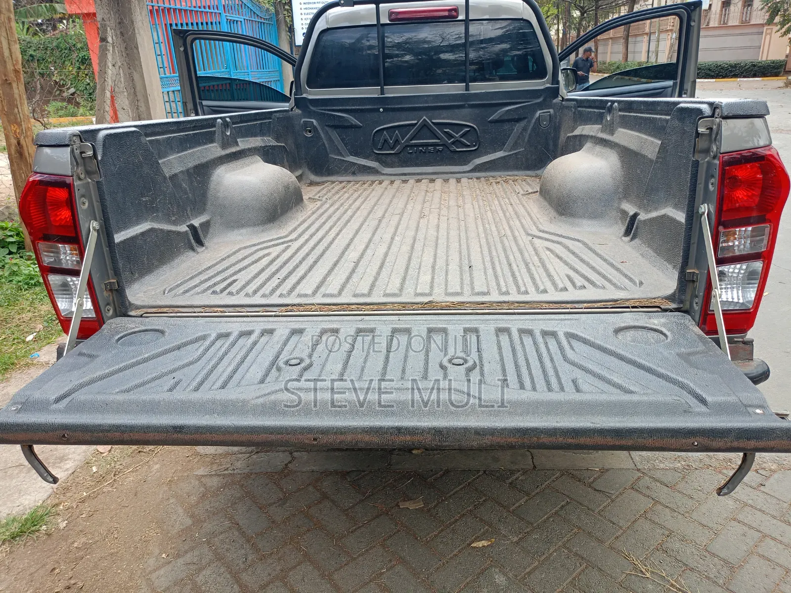 Isuzu D-MAX 2021 Brown