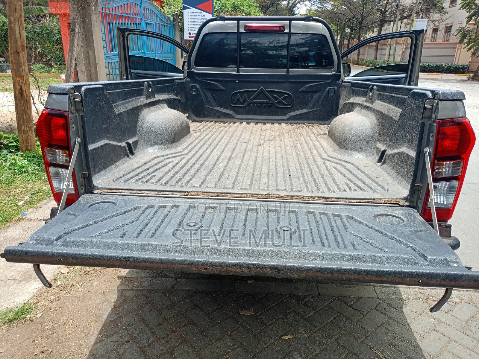 Isuzu D-MAX 2021 Brown