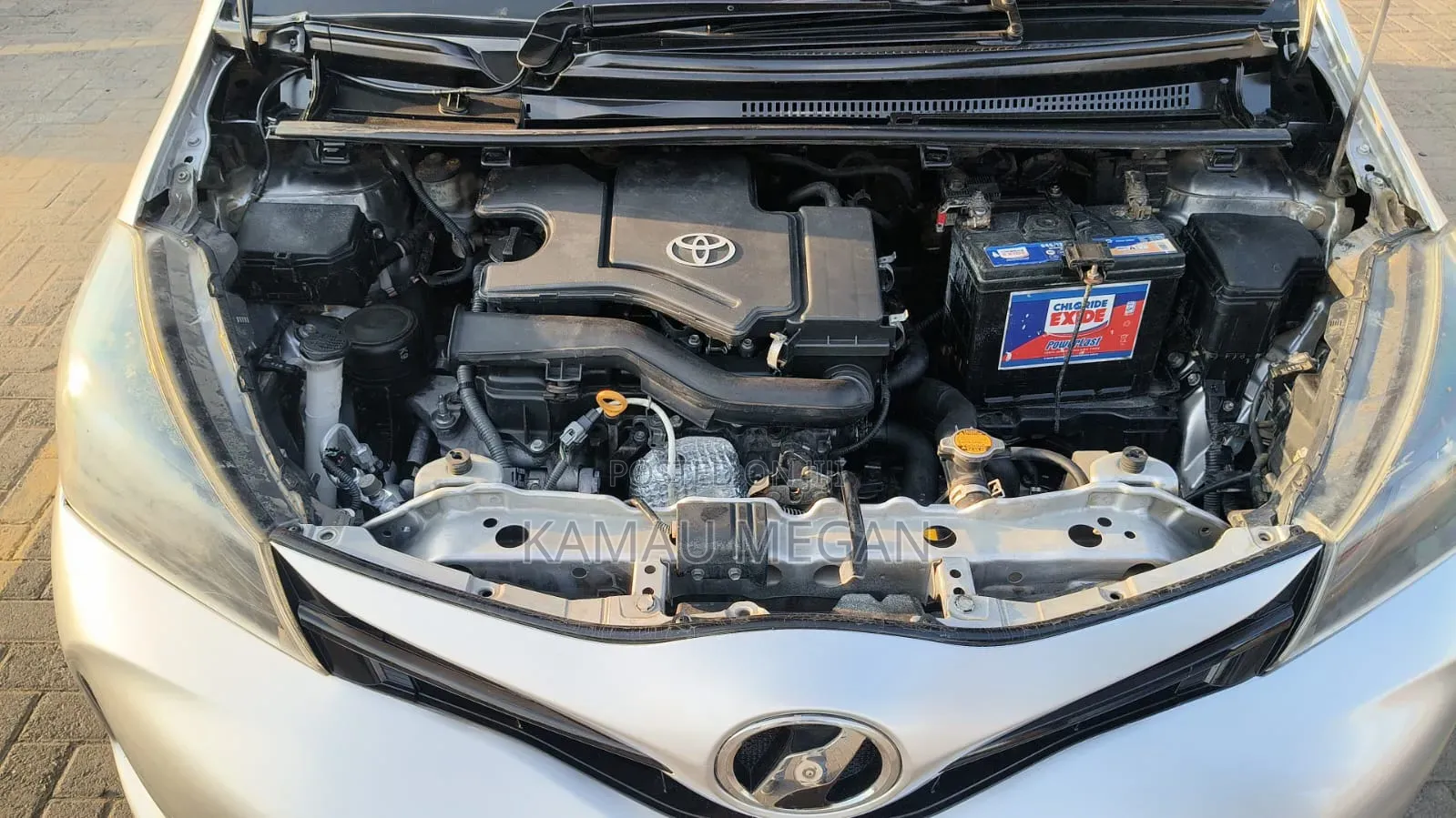 Toyota Vitz 2018 Silver