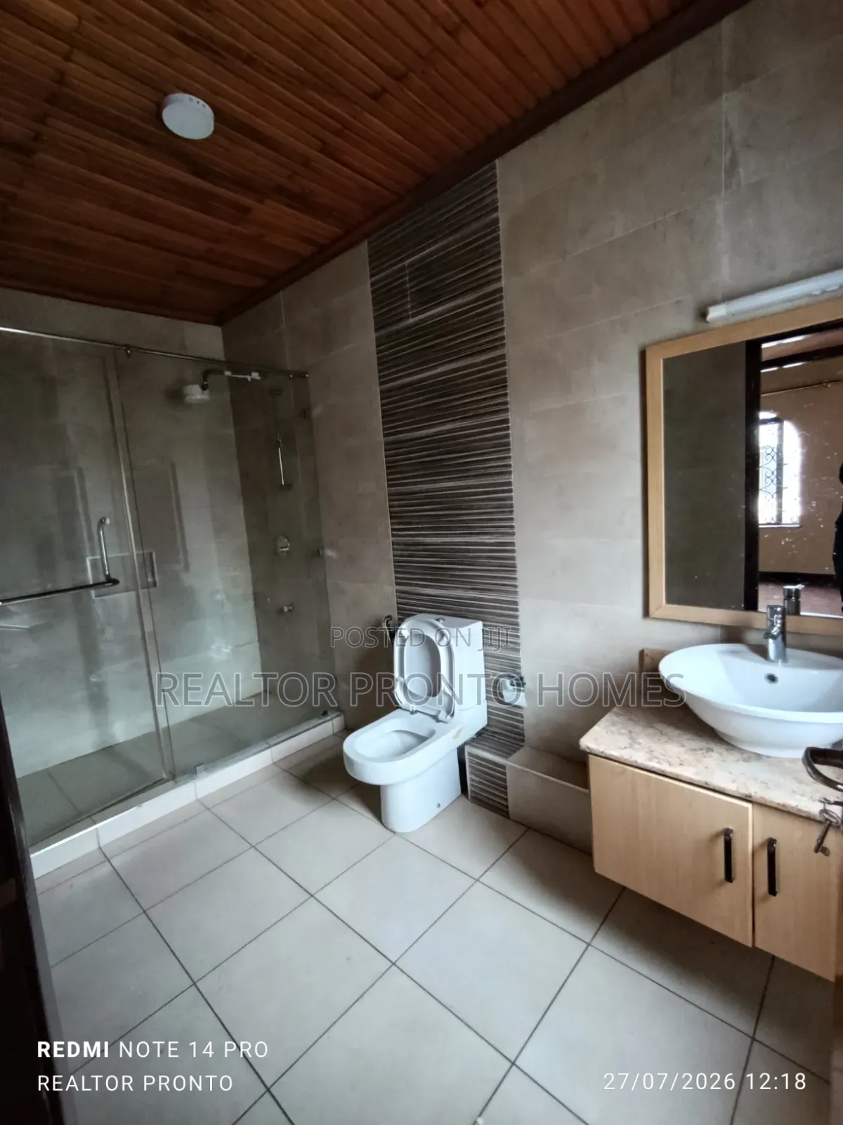 5bdrm Townhouse / Terrace in Kilimani, State House Area for rent