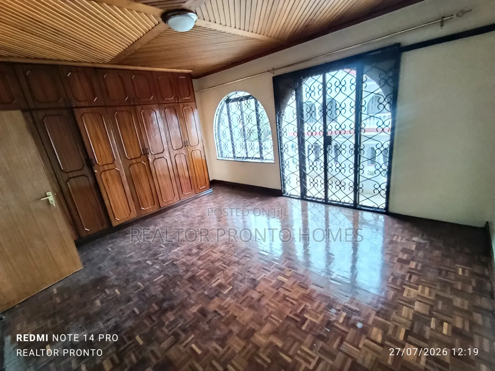 5bdrm Townhouse / Terrace in Kilimani, State House Area for rent