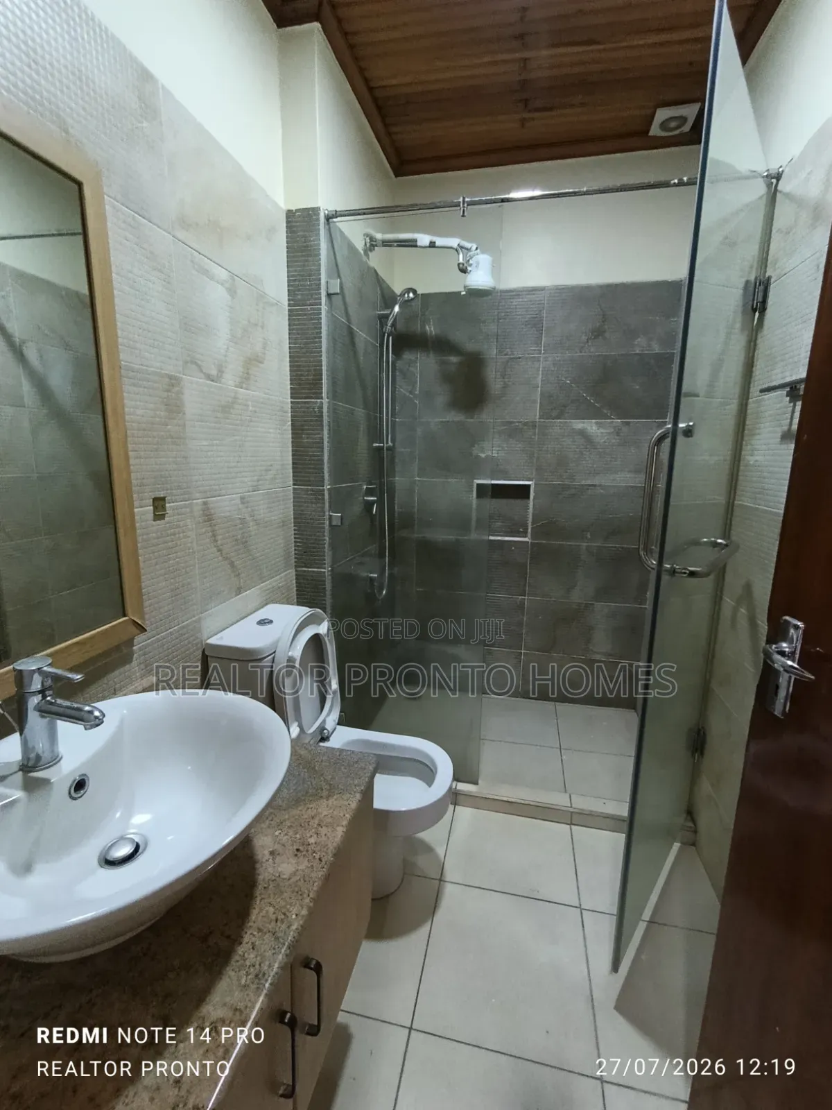 5bdrm Townhouse / Terrace in Kilimani, State House Area for rent