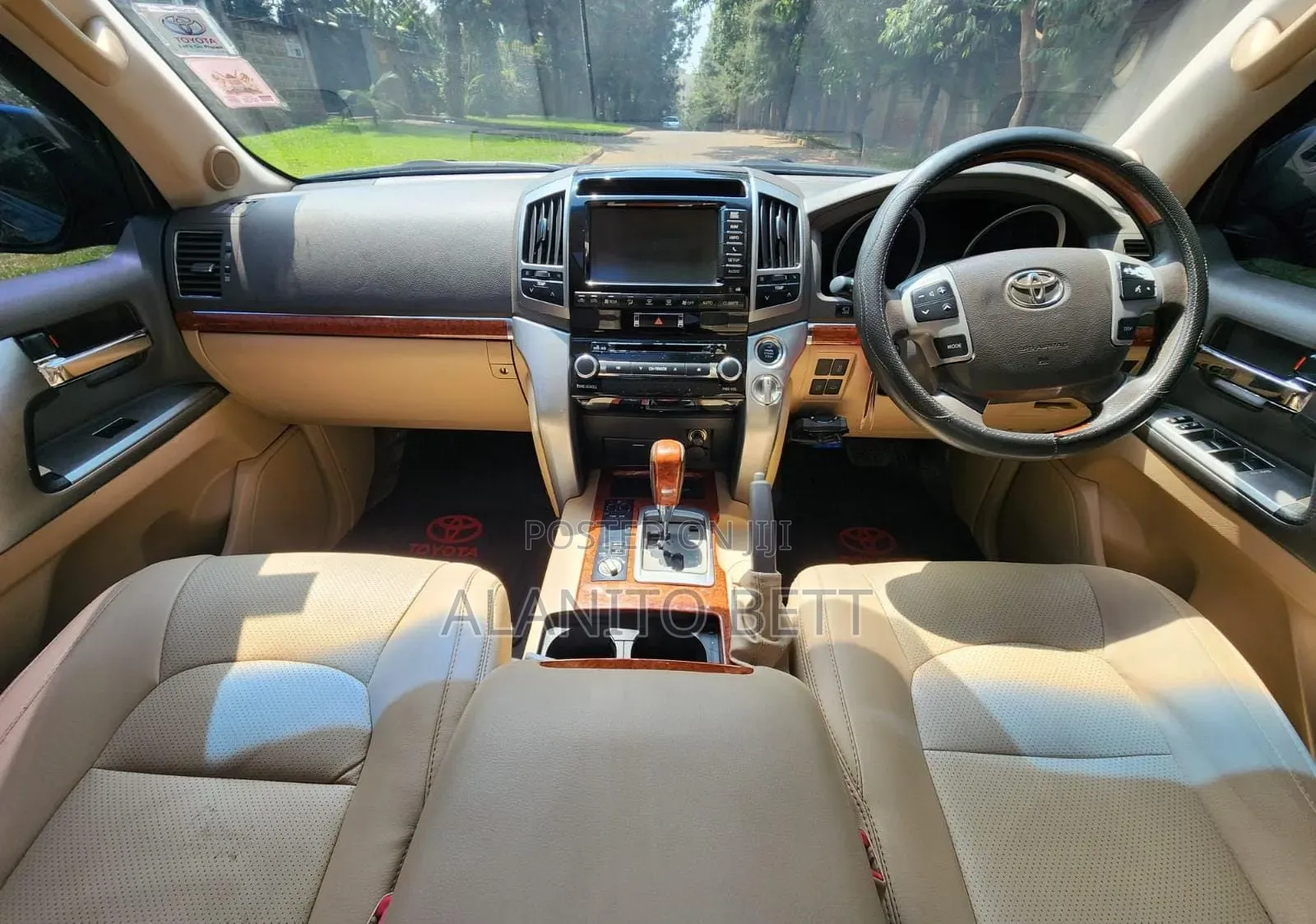 Toyota Land Cruiser 4.5 V8 VXR 2013 Black