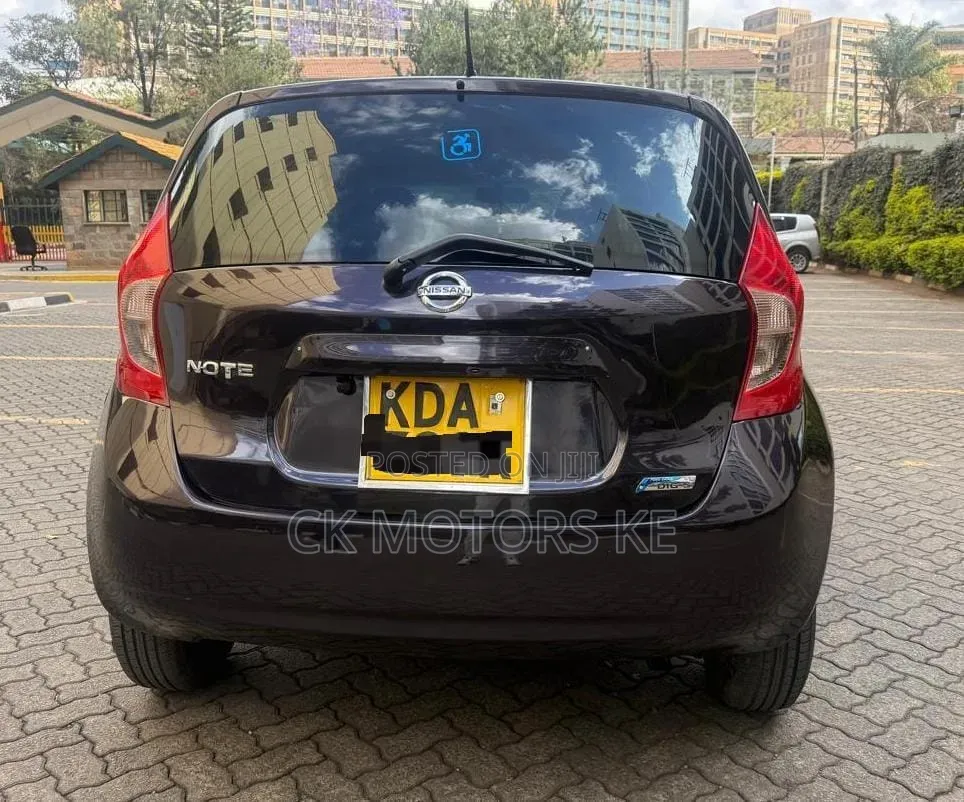 Nissan Note 1.2 Petrol 2013 Maroon