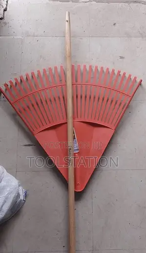 Leaf Rake Giant Plastic 26 Teeth Wood Handle 120cm Original Tramontina