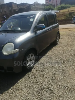 Toyota Sienta 2010 Gray