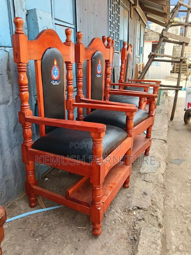 Church Seat - thumbnail 3