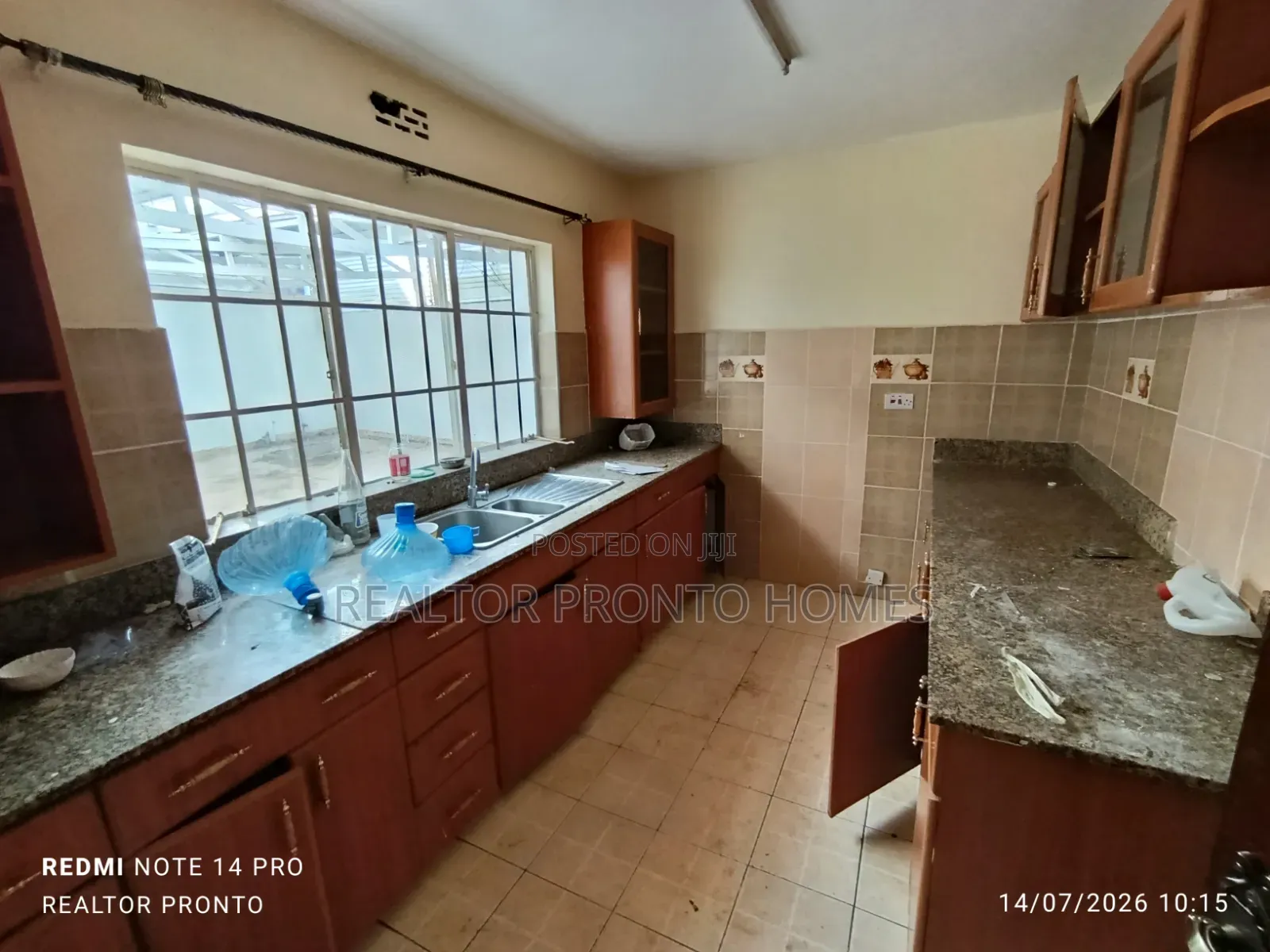 Commercial 6 Bedrooms House for Office Use