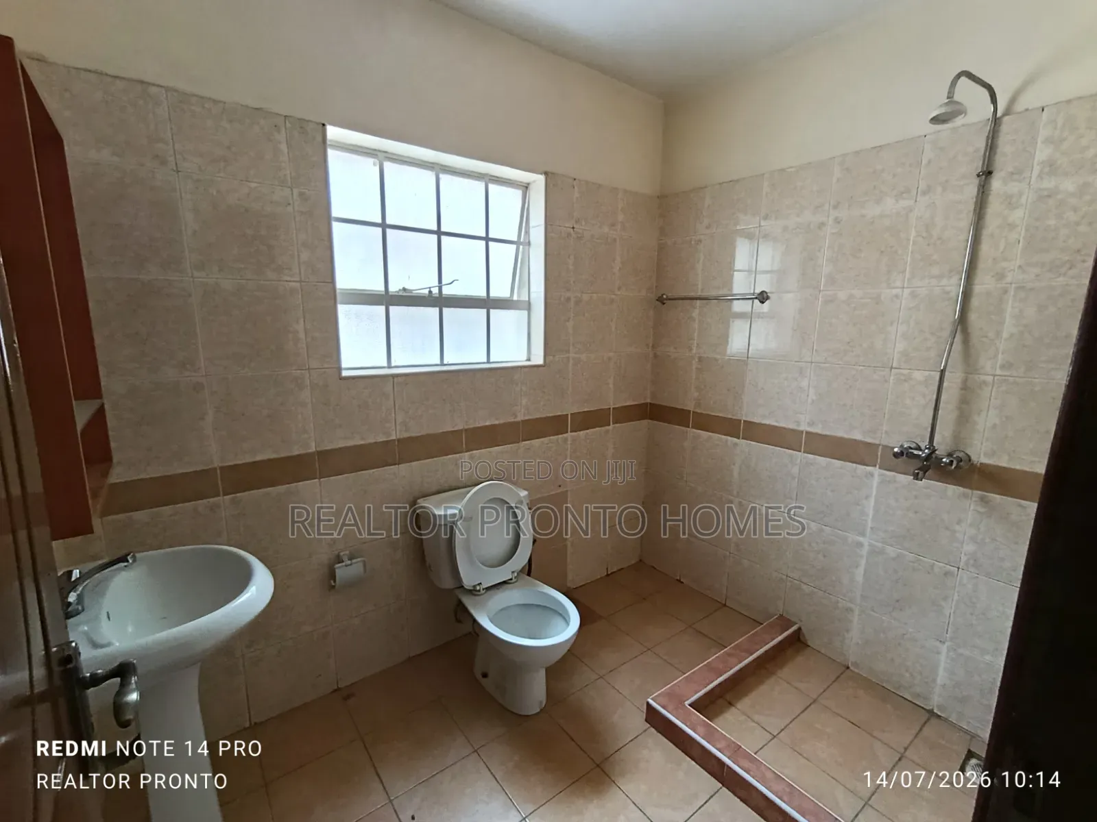 Commercial 6 Bedrooms House for Office Use