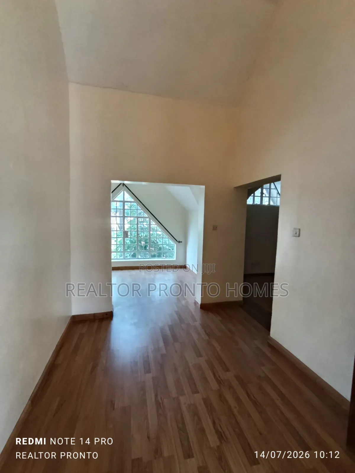 Commercial 6 Bedrooms House for Office Use