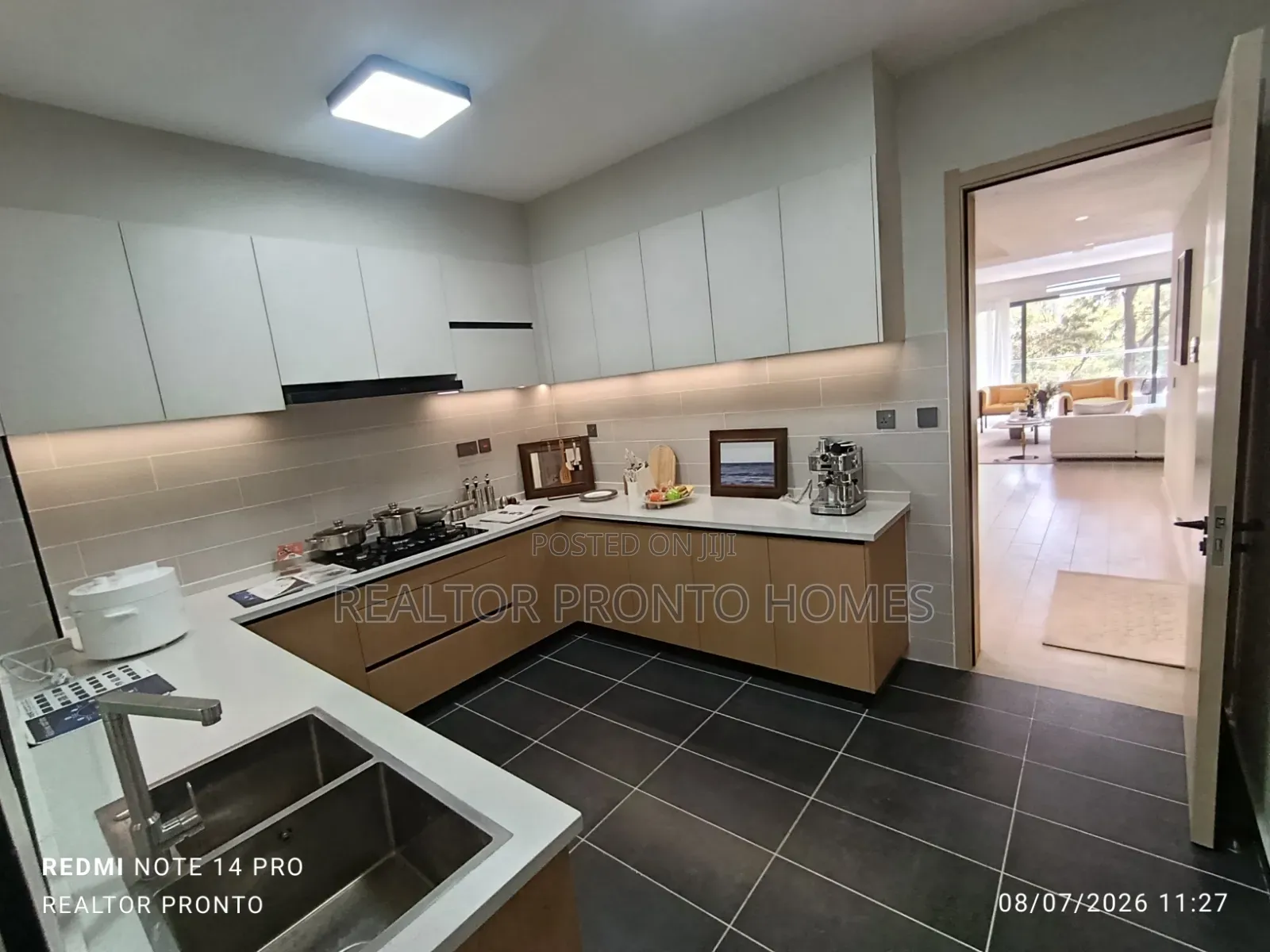 5bdrm Apartment in Kilimani, Hurlingham for sale