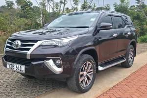 Toyota Fortuner 2018 Black