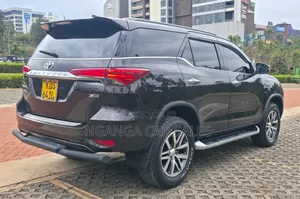 Toyota Fortuner 2018 Black