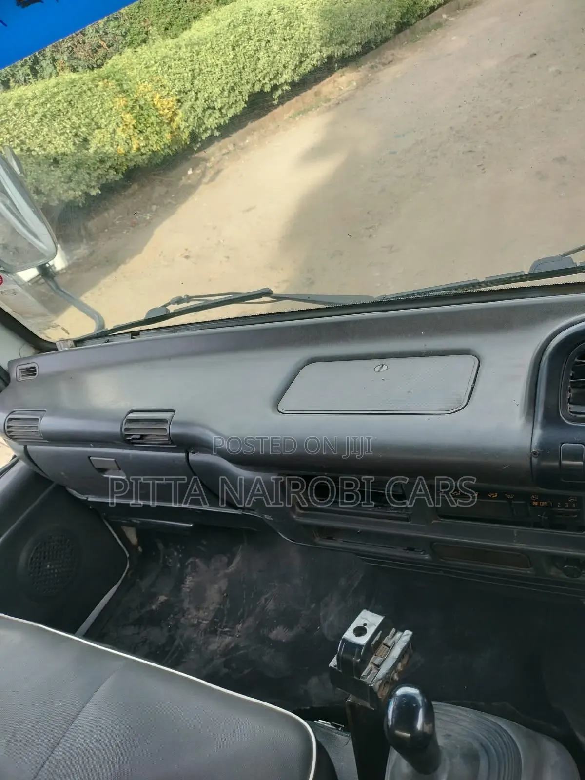 Isuzu NQR Local