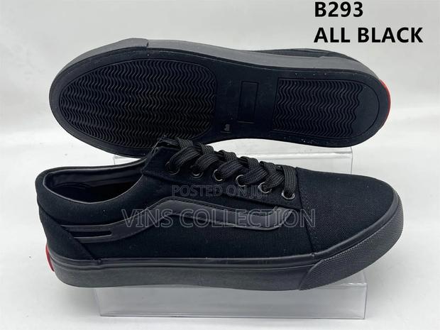 Skater All Black - main view