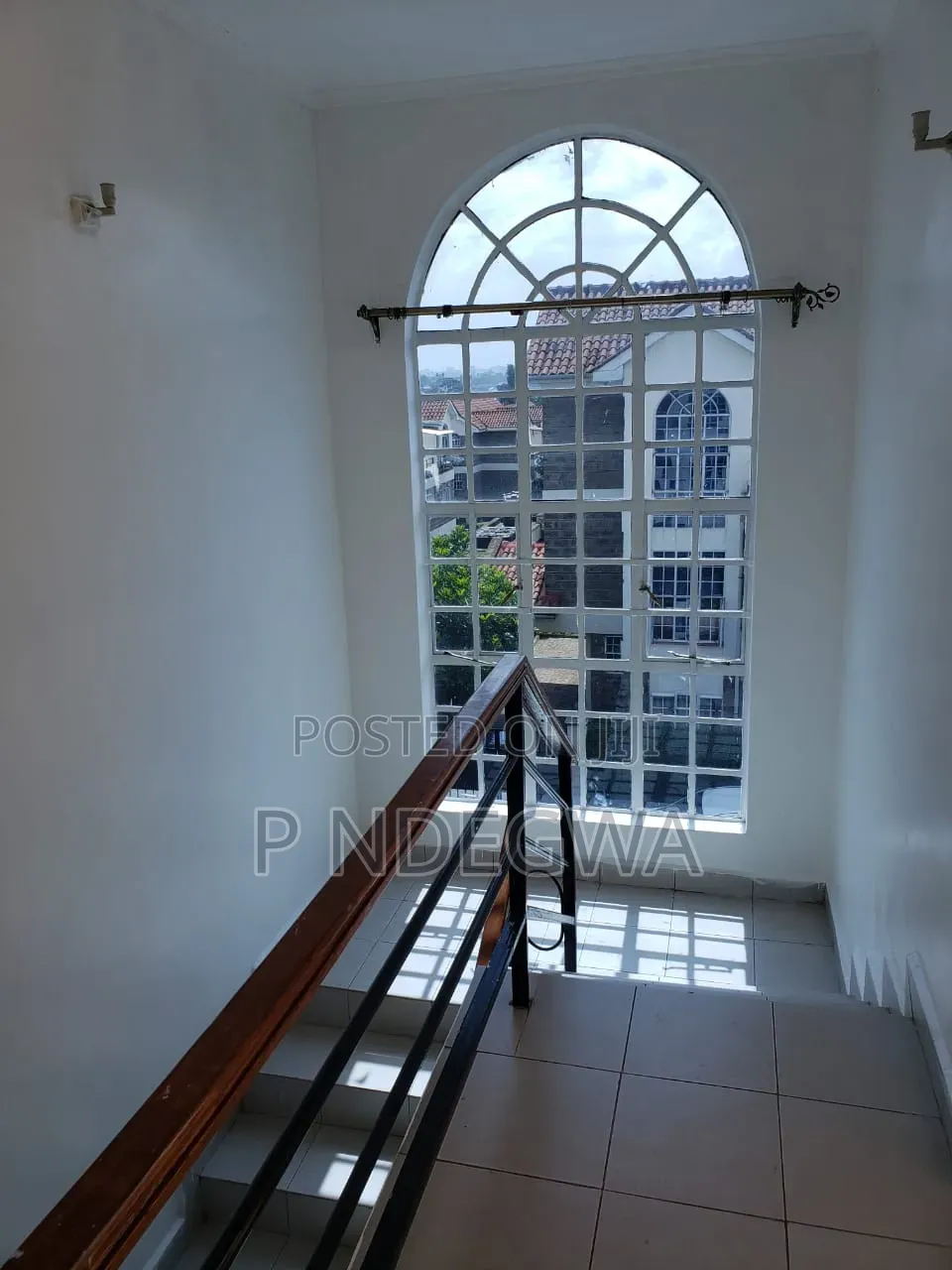 6bdrm Maisonette in Next To Garden City, Allsops for sale