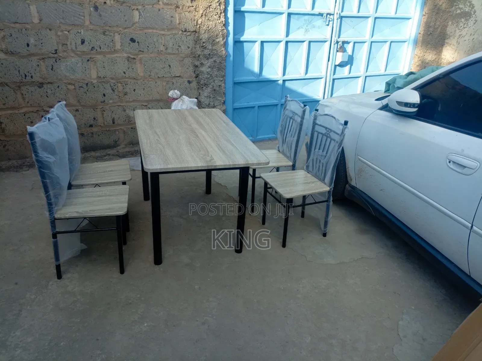 Living Room Table/Dining Set