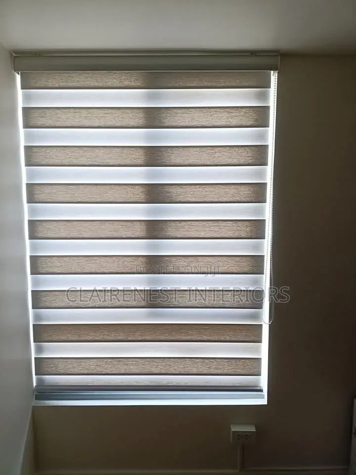 Create a Balanced Atmosphere With Horizontal Blinds.