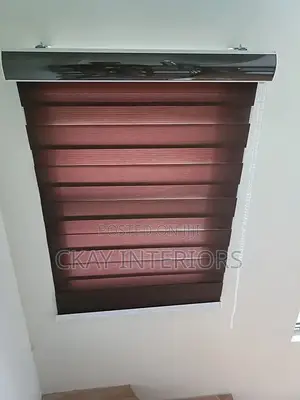 Keep Harsh Daylight Under Control in Style With Horizontal Blinds