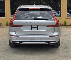 Volvo XC60 2021 Silver