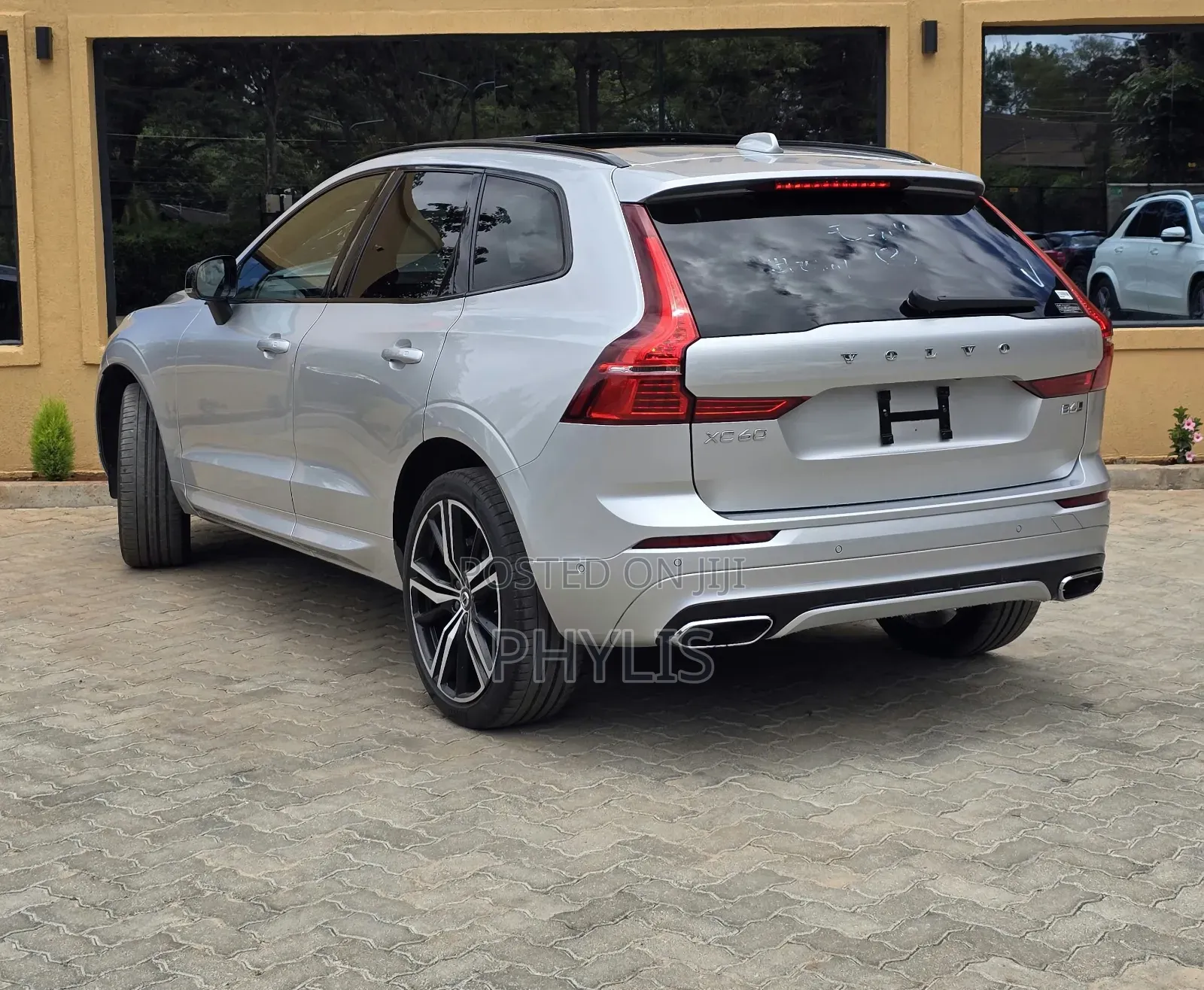 Volvo XC60 2021 Silver