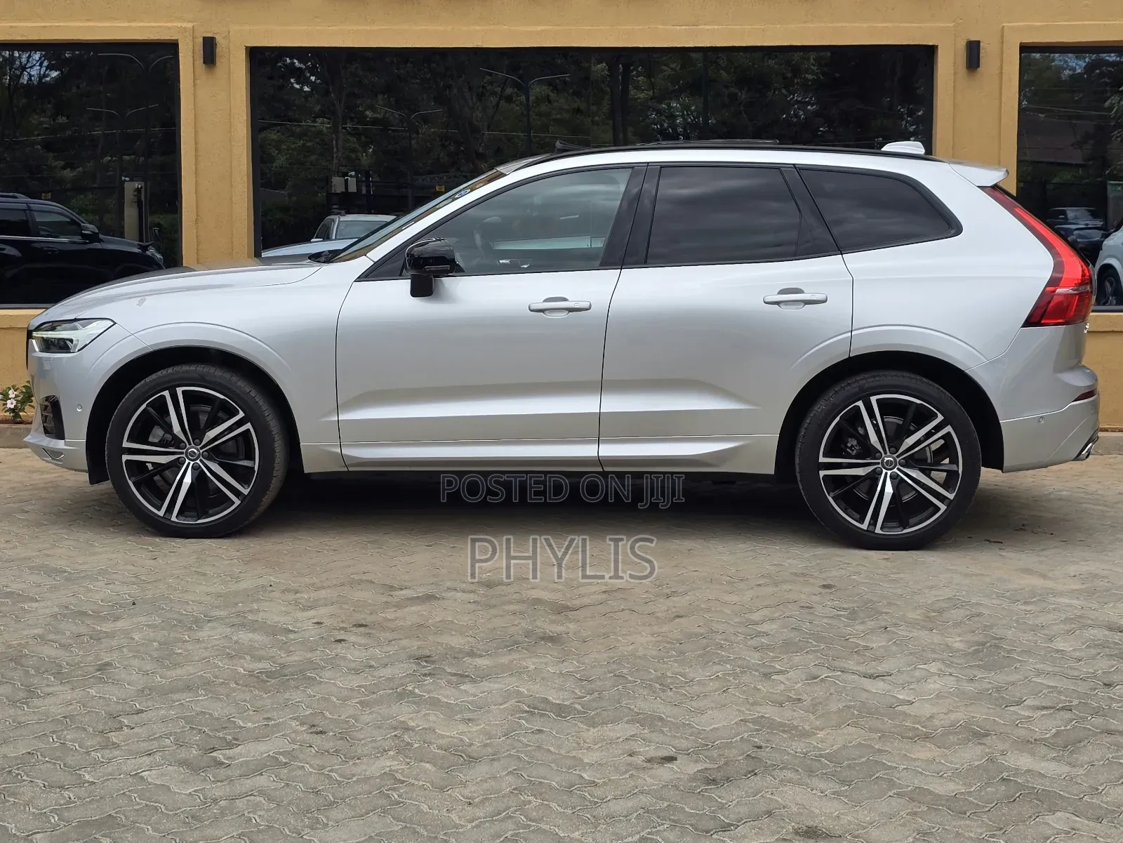 Volvo XC60 2021 Silver