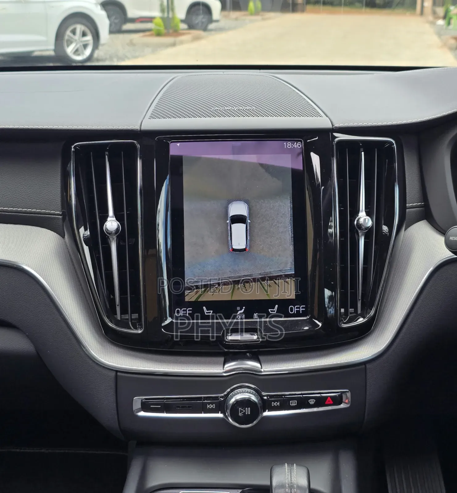 Volvo XC60 2021 Silver