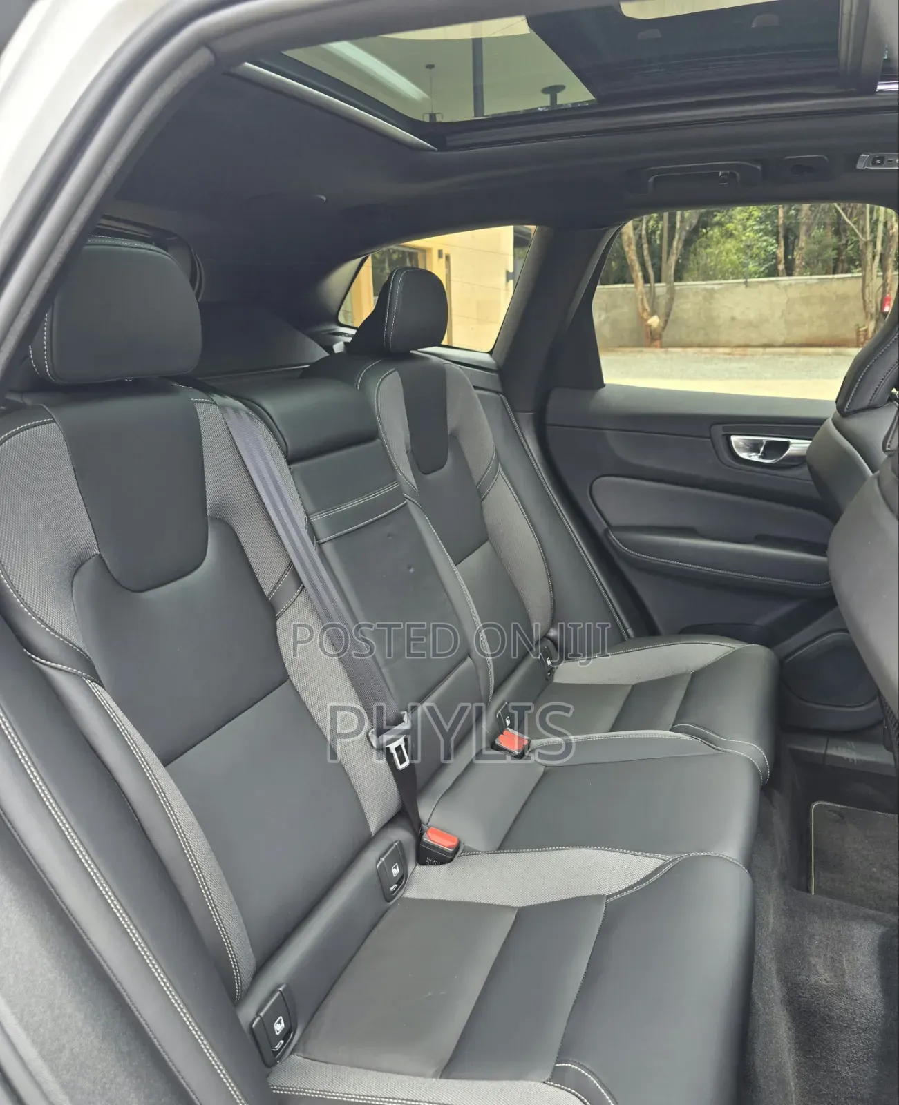 Volvo XC60 2021 Silver