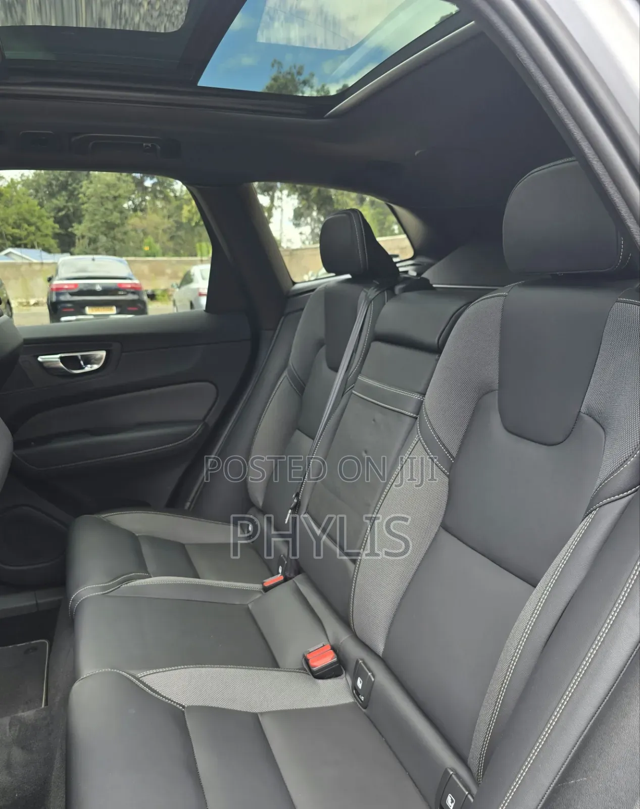 Volvo XC60 2021 Silver