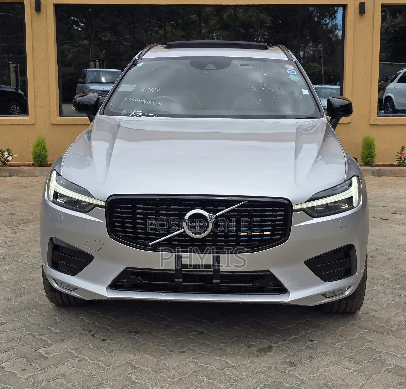 Volvo XC60 2021 Silver