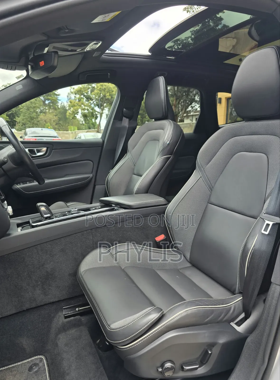 Volvo XC60 2021 Silver