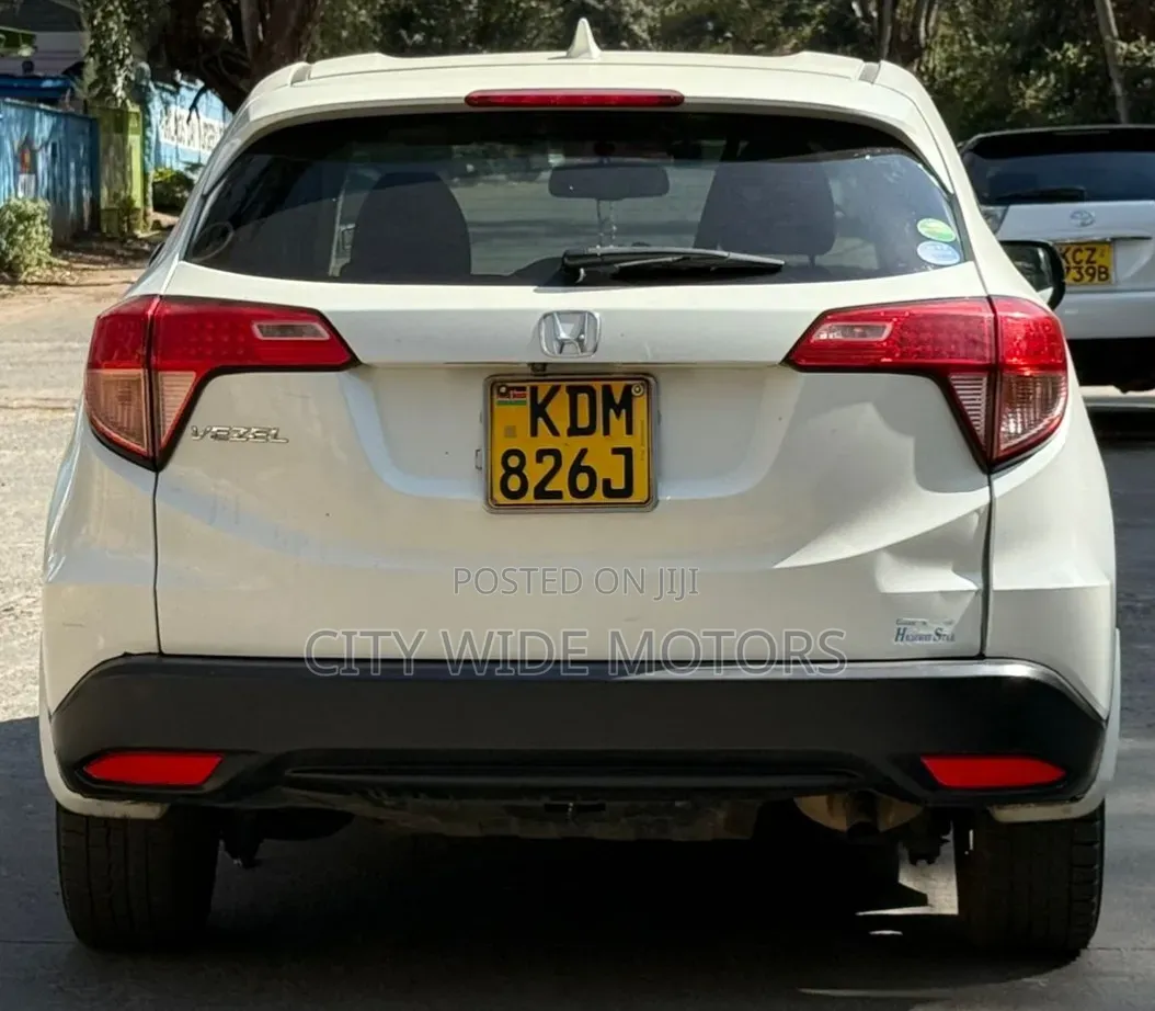Honda Vezel 2016 White