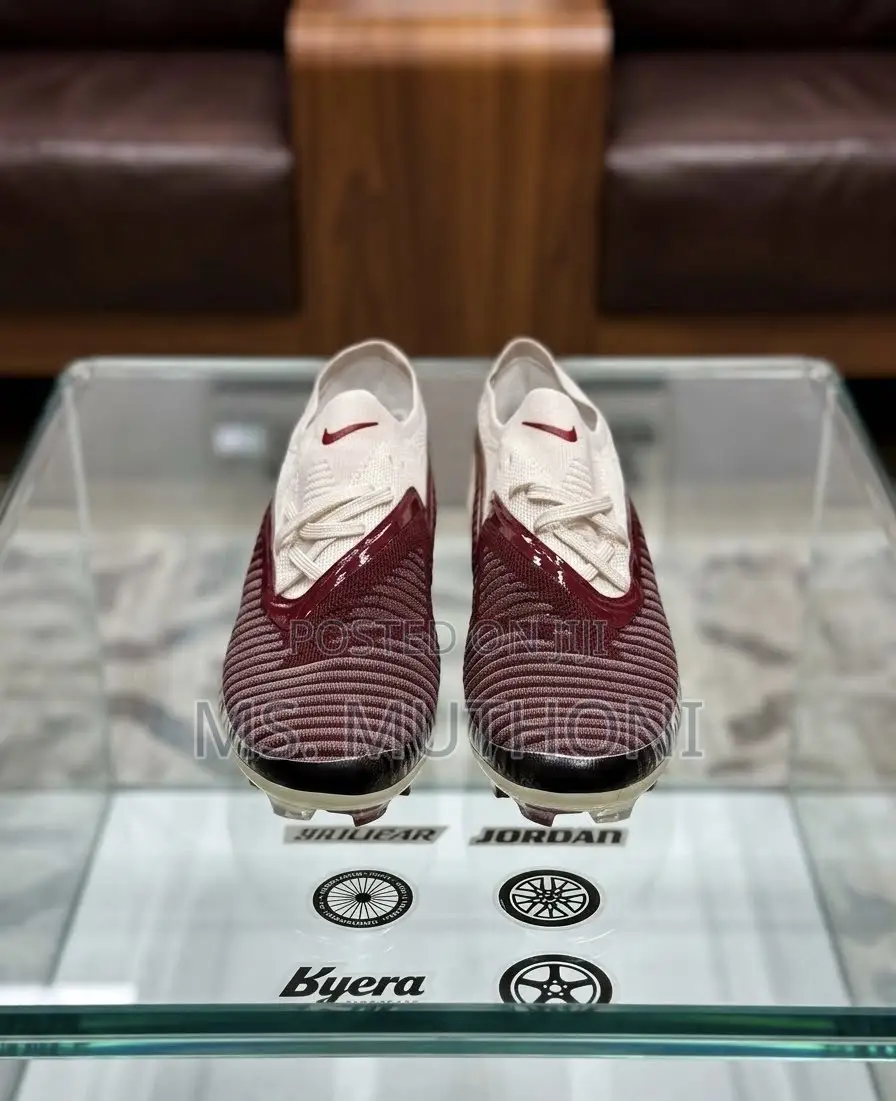 University Red Nike Gripknit Nike United Phantom 6 Low 40-45